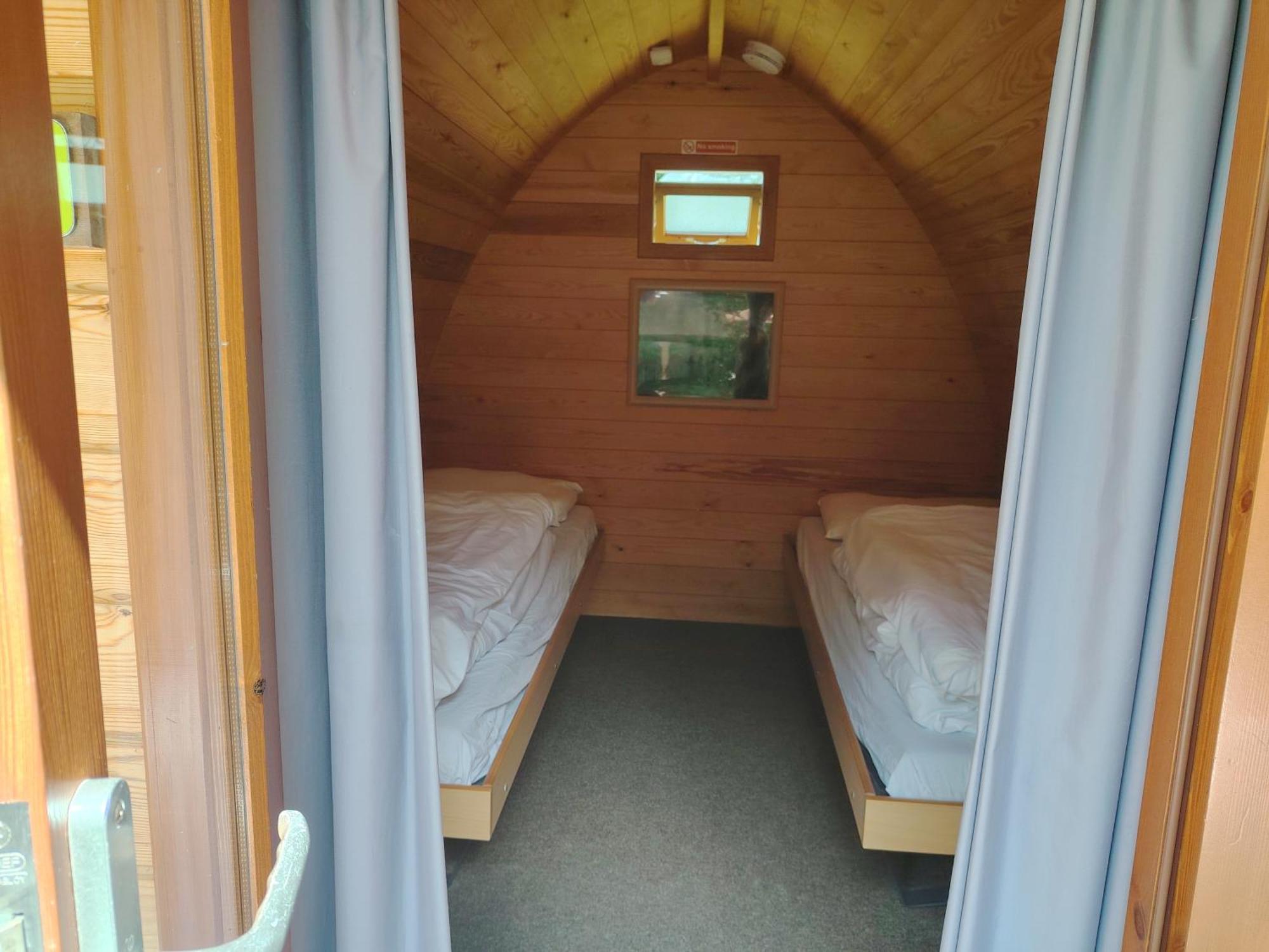 Yha Malham Hostel Bagian luar foto