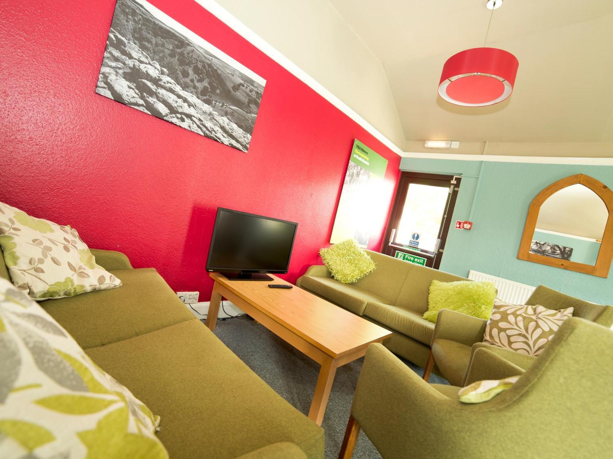 Yha Malham Hostel Bagian luar foto